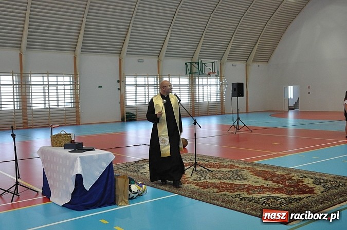 Zdjęcie w galerii na portalu naszraciborz.pl: Panie Boże, spraw żeby było tu mniej ludzi jak w naszym kościele! wiadomości z regionu