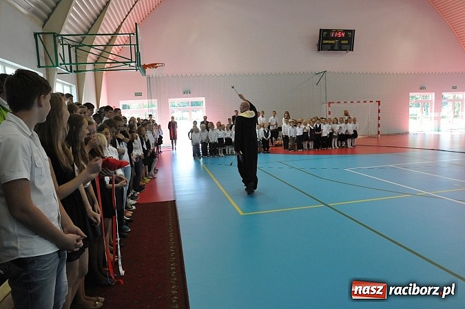 Zdjęcie w galerii na portalu naszraciborz.pl: Panie Boże, spraw żeby było tu mniej ludzi jak w naszym kościele! wiadomości z regionu