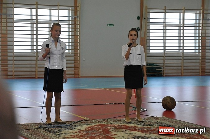 Zdjęcie w galerii na portalu naszraciborz.pl: Panie Boże, spraw żeby było tu mniej ludzi jak w naszym kościele! wiadomości z regionu