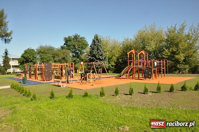 Zdjęcie w galerii na portalu naszraciborz.pl: Panie Boże, spraw żeby było tu mniej ludzi jak w naszym kościele! wiadomości z regionu