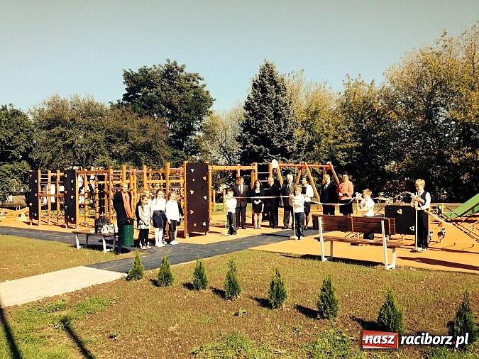 Zdjęcie w galerii na portalu naszraciborz.pl: Panie Boże, spraw żeby było tu mniej ludzi jak w naszym kościele! wiadomości z regionu