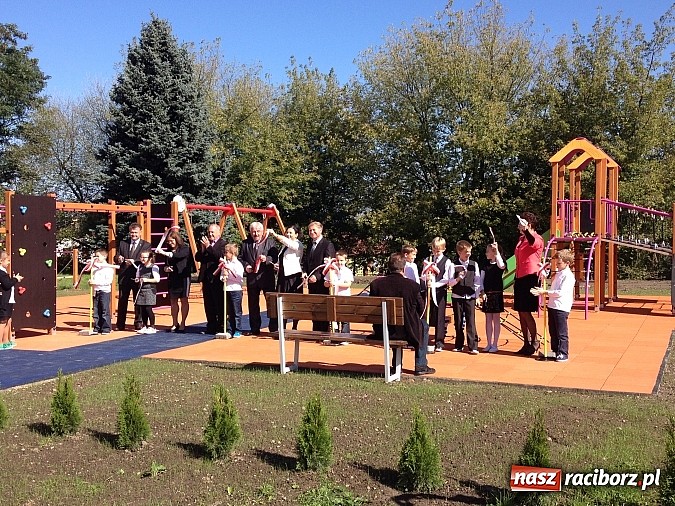 Zdjęcie w galerii na portalu naszraciborz.pl: Panie Boże, spraw żeby było tu mniej ludzi jak w naszym kościele! wiadomości z regionu