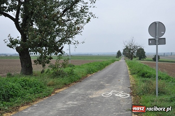 Zdjęcie w galerii na portalu naszraciborz.pl: W gminie Krzanowice oznakowano ścieżki i zbudowano miejsca rekreacji dla rowerzystów wiadomości z regionu