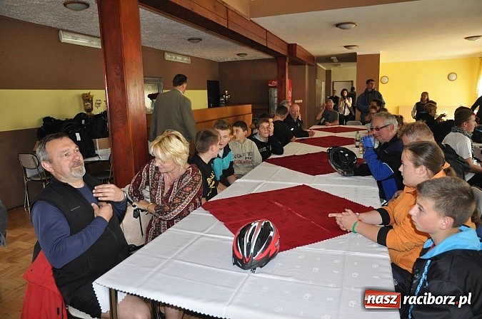 Zdjęcie w galerii na portalu naszraciborz.pl: W gminie Krzanowice oznakowano ścieżki i zbudowano miejsca rekreacji dla rowerzystów wiadomości z regionu