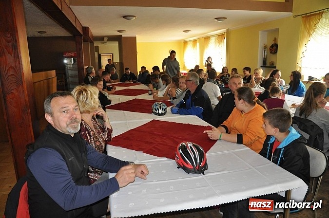 Zdjęcie w galerii na portalu naszraciborz.pl: W gminie Krzanowice oznakowano ścieżki i zbudowano miejsca rekreacji dla rowerzystów wiadomości z regionu