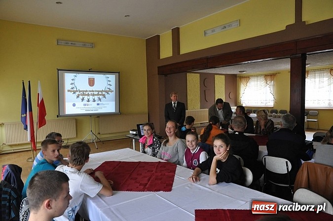 Zdjęcie w galerii na portalu naszraciborz.pl: W gminie Krzanowice oznakowano ścieżki i zbudowano miejsca rekreacji dla rowerzystów wiadomości z regionu