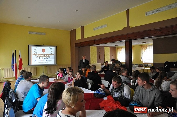 Zdjęcie w galerii na portalu naszraciborz.pl: W gminie Krzanowice oznakowano ścieżki i zbudowano miejsca rekreacji dla rowerzystów wiadomości z regionu