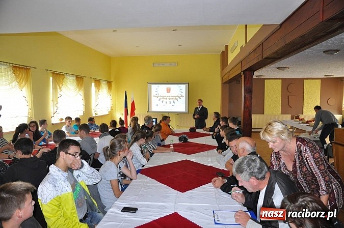 Zdjęcie w galerii na portalu naszraciborz.pl: W gminie Krzanowice oznakowano ścieżki i zbudowano miejsca rekreacji dla rowerzystów wiadomości z regionu