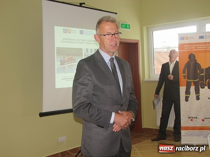 Zdjęcie w galerii na portalu naszraciborz.pl: W Markowicach o działaniach przeciwpowodziowych na polsko-czeskim pograniczu wiadomości z regionu