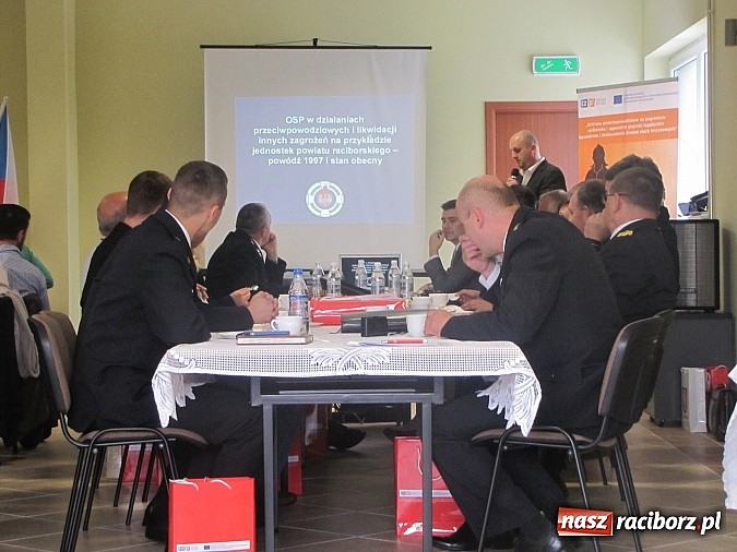 Zdjęcie w galerii na portalu naszraciborz.pl: W Markowicach o działaniach przeciwpowodziowych na polsko-czeskim pograniczu wiadomości z regionu