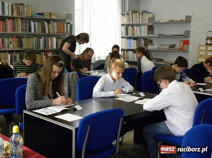 Zdjęcie w galerii na portalu naszraciborz.pl: Konkurs Wiedzy o Ruchu Drogowym wiadomości z regionu