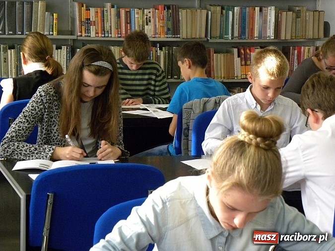 Zdjęcie w galerii na portalu naszraciborz.pl: Konkurs Wiedzy o Ruchu Drogowym wiadomości z regionu