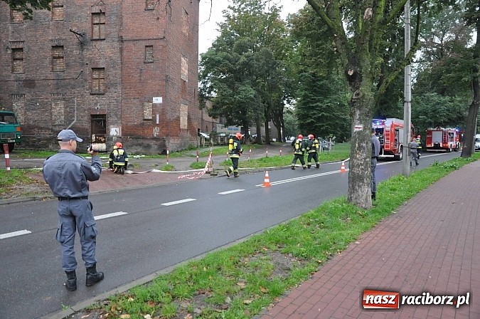 Zdjęcie w galerii na portalu naszraciborz.pl: Służby ratunkowe i mundurowe ćwiczą przed zakładem karnym i na jego terenie wiadomości z regionu