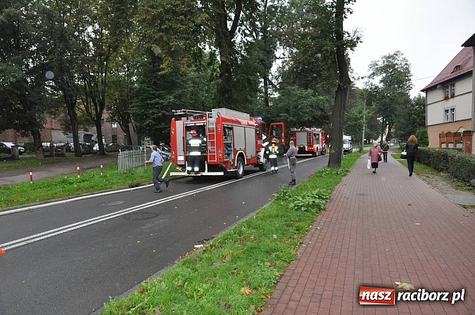 Zdjęcie w galerii na portalu naszraciborz.pl: Służby ratunkowe i mundurowe ćwiczą przed zakładem karnym i na jego terenie wiadomości z regionu