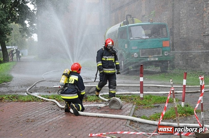 Zdjęcie w galerii na portalu naszraciborz.pl: Służby ratunkowe i mundurowe ćwiczą przed zakładem karnym i na jego terenie wiadomości z regionu