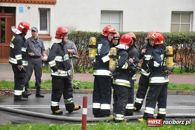 Zdjęcie w galerii na portalu naszraciborz.pl: Służby ratunkowe i mundurowe ćwiczą przed zakładem karnym i na jego terenie wiadomości z regionu