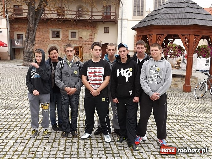 Zdjęcie w galerii na portalu naszraciborz.pl: Uczestnicy 49. Rajdu Szlakiem Husarii dotarli na Zamek Piastowski wiadomości z regionu