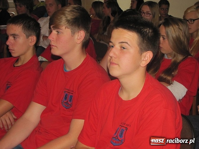 Zdjęcie w galerii na portalu naszraciborz.pl: 75 rocznica powstania Polskiego Państwa Podziemnego. Obchody w Gimnazjum nr 5 wiadomości z regionu