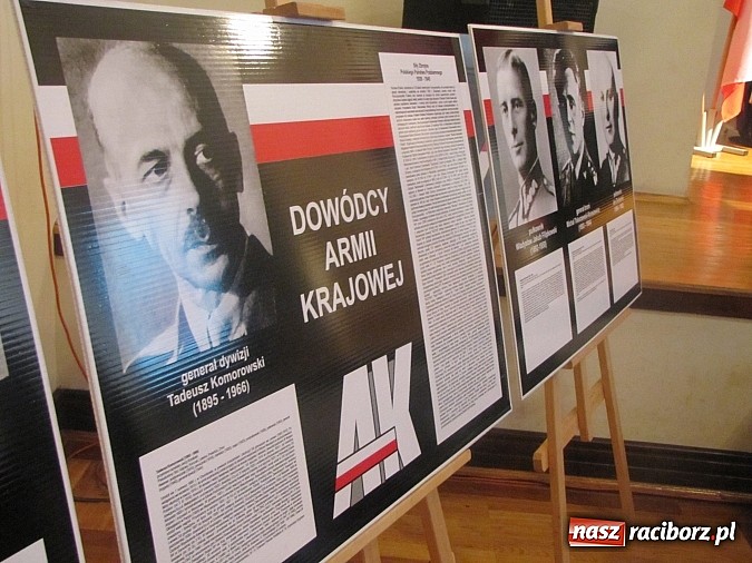 Zdjęcie w galerii na portalu naszraciborz.pl: 75 rocznica powstania Polskiego Państwa Podziemnego. Obchody w Gimnazjum nr 5 wiadomości z regionu