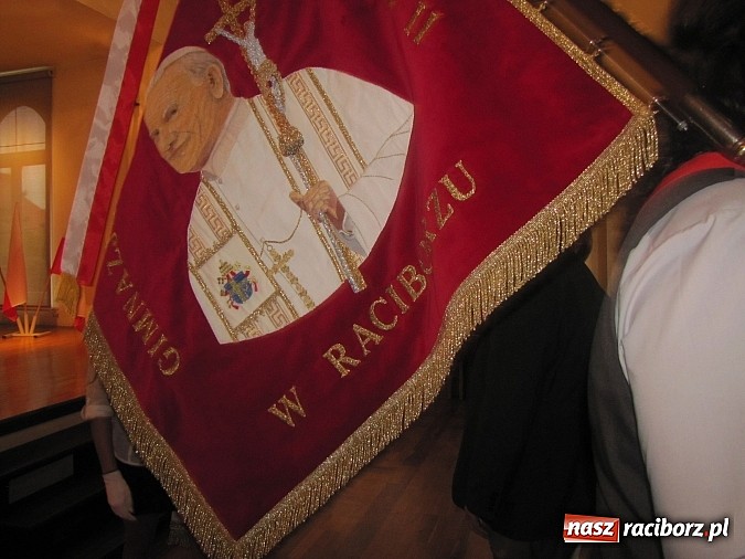 Zdjęcie w galerii na portalu naszraciborz.pl: 75 rocznica powstania Polskiego Państwa Podziemnego. Obchody w Gimnazjum nr 5 wiadomości z regionu