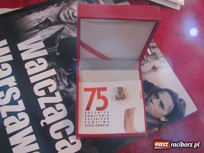 Zdjęcie w galerii na portalu naszraciborz.pl: 75 rocznica powstania Polskiego Państwa Podziemnego. Obchody w Gimnazjum nr 5 wiadomości z regionu