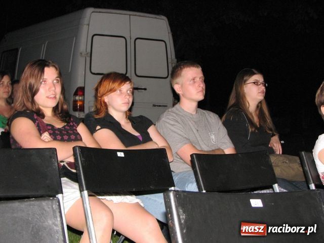 Zdjęcie w galerii na portalu naszraciborz.pl: Ruszyło NOCNE kino W PLENERZE wiadomości z regionu