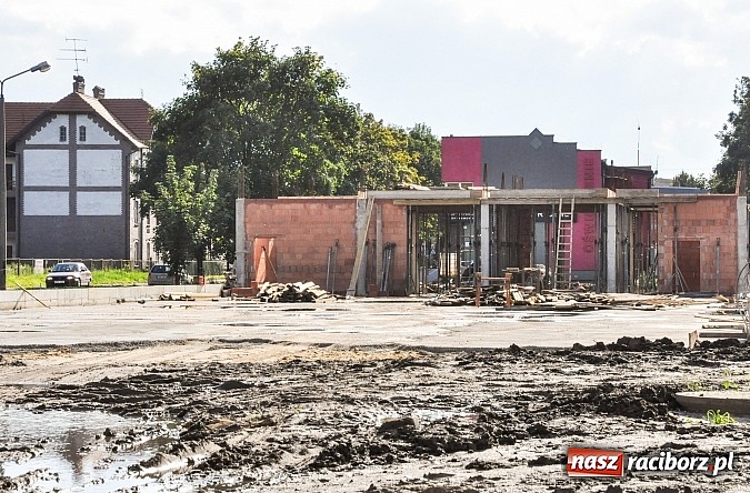 Zdjęcie w galerii na portalu naszraciborz.pl: Pod Nepomucenem przyjemniejsza jazda, nowy market budowlany, czyli sobotni patrol miejski wiadomości z regionu