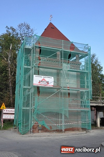 Zdjęcie w galerii na portalu naszraciborz.pl: Pod Nepomucenem przyjemniejsza jazda, nowy market budowlany, czyli sobotni patrol miejski wiadomości z regionu