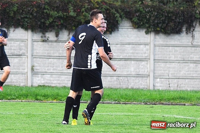 Zdjęcie w galerii na portalu naszraciborz.pl: Niespodzianka w okręgówce. Tworków pokonał Rafako wiadomości z regionu