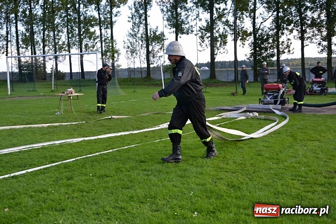 Zdjęcie w galerii na portalu naszraciborz.pl: Zmagania strażackich oldbojów w Owsiszczach  wiadomości z regionu