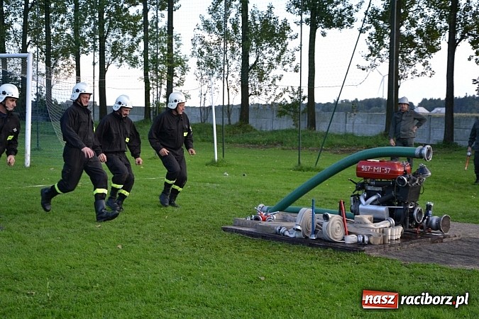 Zdjęcie w galerii na portalu naszraciborz.pl: Zmagania strażackich oldbojów w Owsiszczach  wiadomości z regionu