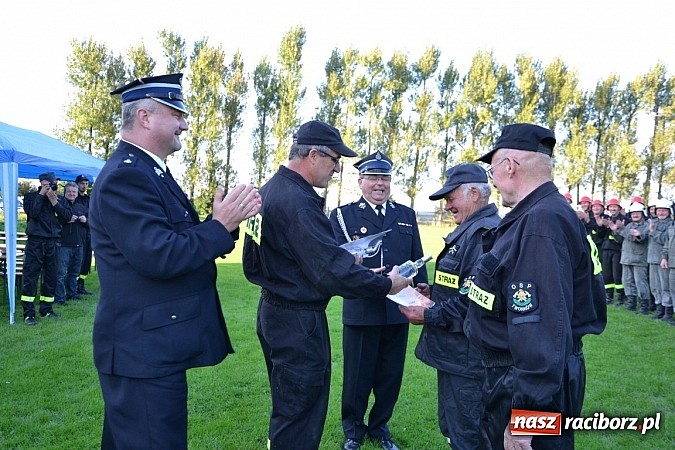 Zdjęcie w galerii na portalu naszraciborz.pl: Zmagania strażackich oldbojów w Owsiszczach  wiadomości z regionu