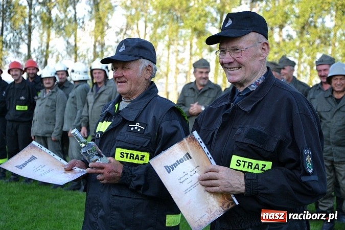 Zdjęcie w galerii na portalu naszraciborz.pl: Zmagania strażackich oldbojów w Owsiszczach  wiadomości z regionu