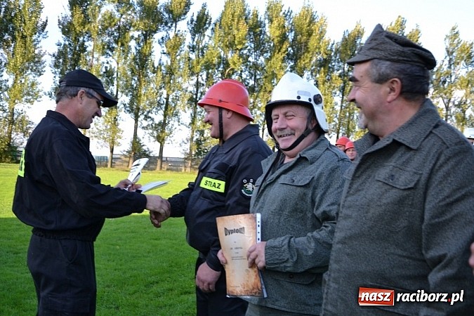 Zdjęcie w galerii na portalu naszraciborz.pl: Zmagania strażackich oldbojów w Owsiszczach  wiadomości z regionu