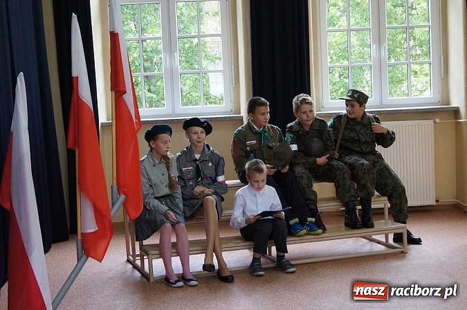 Zdjęcie w galerii na portalu naszraciborz.pl: My z niego wszyscy…Rocznica powstania państwa podziemnego w SP 4  wiadomości z regionu