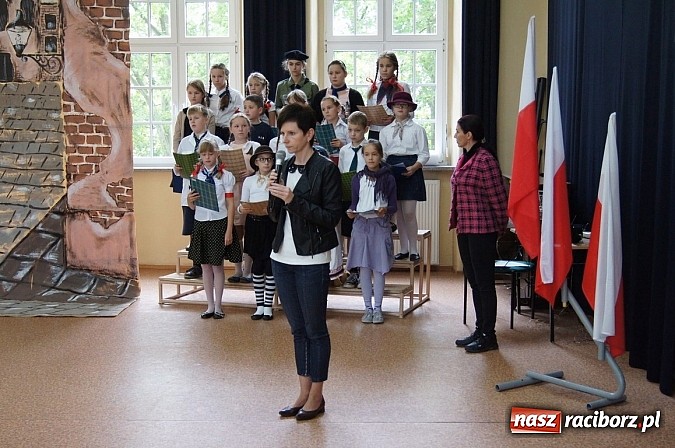 Zdjęcie w galerii na portalu naszraciborz.pl: My z niego wszyscy…Rocznica powstania państwa podziemnego w SP 4  wiadomości z regionu