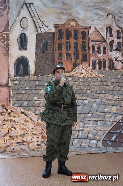 Zdjęcie w galerii na portalu naszraciborz.pl: My z niego wszyscy…Rocznica powstania państwa podziemnego w SP 4  wiadomości z regionu