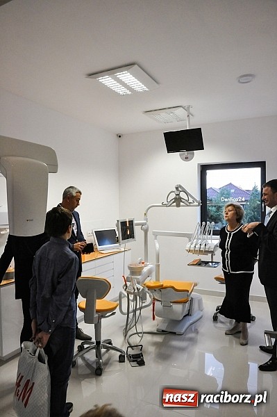 Zdjęcie w galerii na portalu naszraciborz.pl: Dentica24 z Raciborza zainwestowała w Rybniku wiadomości z regionu