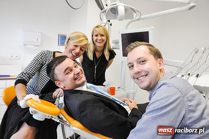 Zdjęcie w galerii na portalu naszraciborz.pl: Dentica24 z Raciborza zainwestowała w Rybniku wiadomości z regionu