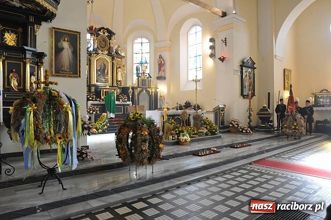 Zdjęcie w galerii na portalu naszraciborz.pl: Brzezie to potęga! Huczne dożynki miejskie 2014. Wspaniały korowód wiadomości z regionu