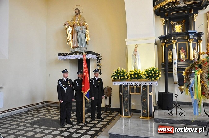 Zdjęcie w galerii na portalu naszraciborz.pl: Brzezie to potęga! Huczne dożynki miejskie 2014. Wspaniały korowód wiadomości z regionu