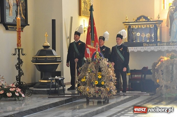 Zdjęcie w galerii na portalu naszraciborz.pl: Brzezie to potęga! Huczne dożynki miejskie 2014. Wspaniały korowód wiadomości z regionu