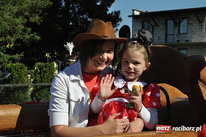 Zdjęcie w galerii na portalu naszraciborz.pl: Brzezie to potęga! Huczne dożynki miejskie 2014. Wspaniały korowód wiadomości z regionu