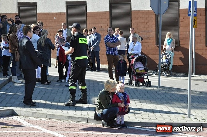 Zdjęcie w galerii na portalu naszraciborz.pl: Brzezie to potęga! Huczne dożynki miejskie 2014. Wspaniały korowód wiadomości z regionu