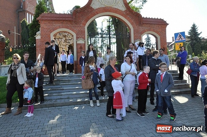Zdjęcie w galerii na portalu naszraciborz.pl: Brzezie to potęga! Huczne dożynki miejskie 2014. Wspaniały korowód wiadomości z regionu