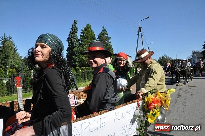 Zdjęcie w galerii na portalu naszraciborz.pl: Brzezie to potęga! Huczne dożynki miejskie 2014. Wspaniały korowód wiadomości z regionu