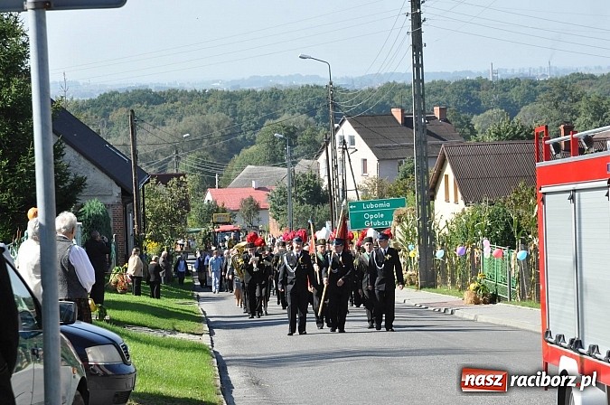 Zdjęcie w galerii na portalu naszraciborz.pl: Brzezie to potęga! Huczne dożynki miejskie 2014. Wspaniały korowód wiadomości z regionu
