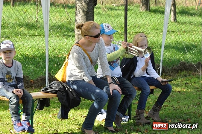 Zdjęcie w galerii na portalu naszraciborz.pl: Brzezie to potęga! Huczne dożynki miejskie 2014. Wspaniały korowód wiadomości z regionu