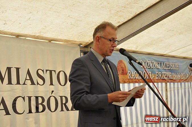 Zdjęcie w galerii na portalu naszraciborz.pl: Brzezie to potęga! Huczne dożynki miejskie 2014. Wspaniały korowód wiadomości z regionu