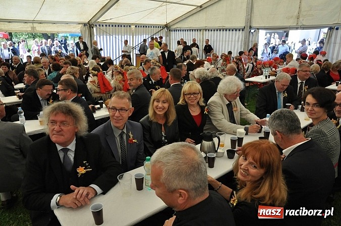 Zdjęcie w galerii na portalu naszraciborz.pl: Brzezie to potęga! Huczne dożynki miejskie 2014. Wspaniały korowód wiadomości z regionu